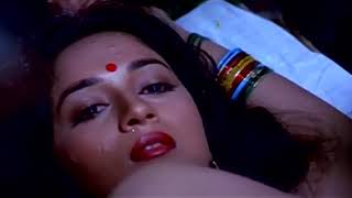 madhuri dixit hot kiss scene with vinod khanna daayavan movie aaj phir tumpe pyaar aaya hai