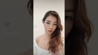 不是姐我突然变美了，是TikTok 效果太厉害。​想要和我一样拥有免费又自欺欺人的美丽与魅力？​把TikTok 开起来，滤镜、美颜、瘦脸、化妆功效统统开起来！你就能拥有~ 😆