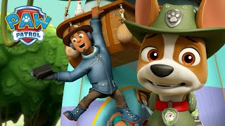 A kutyik megmentik Utazó Travis-t, aki egy fán ragadt a dzsungelben! - Mancs Őrjárat - PAW Patrol