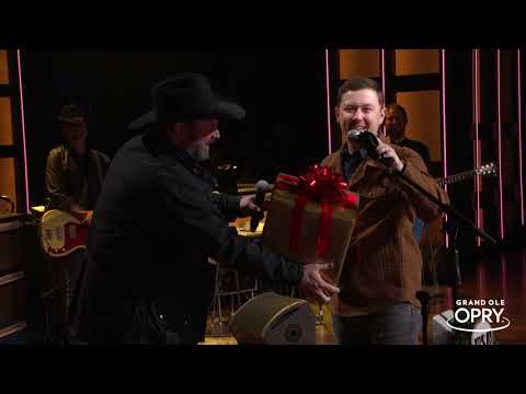 Garth Brooks Invites Scotty McCreery To Become A Member of the Grand Ole Opry