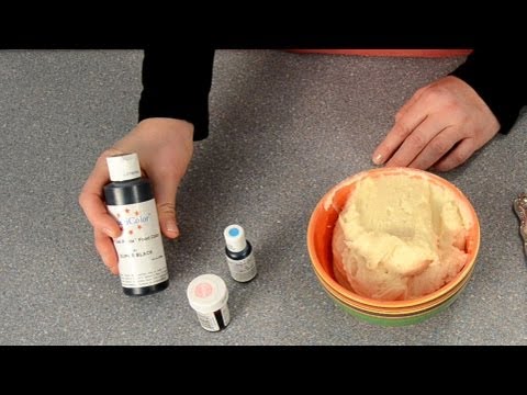 How to Color Buttercream Icing / Frosting by Cookies Cupcakes and Cardio How to Color Buttercream Icing / Frosting by Cookies Cupcakes and Cardio