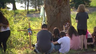 Pastor sets up candlelight vigil for community to mourn lives lost in tragic crash