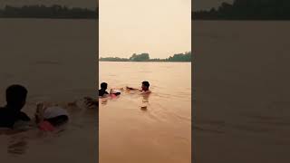 Ganpati Apne Gaon Chale❤Mile#ganpati #visharjan #river #ganeshchaturthi #ganpatibappamorya