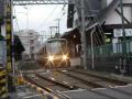 江ノ電の列車交換（江ノ島駅にて）