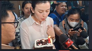 Terharu🔴Lagi Asyik Diwawancara Tetiba Kimberly Disodori Kue Ultah Oleh Wartawan