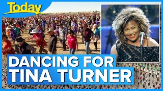 Thousands of Tina Turner fans attempt to break Nutbush dance record | 9 News Australia