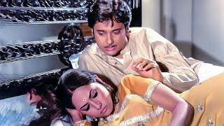Jaya Bhaduri's Popular Romantic Scene | Innocent Jaya Bhaduri |  Swarup Dutta | Uphaar Movie (1971)