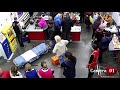 woman gives birth in supermarket