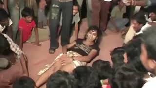 TELUGU LATEST GUNTUR RECORDING SEXY DANCE  ON ROAD AT MIDNIGHT