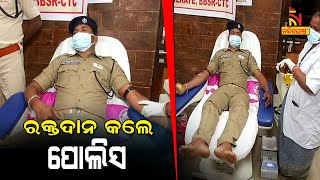 Police Personnel Comes Forward To Donate Blood For Dengue Patients In Bhubaneswar | NandighoshaTV