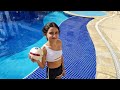 Desafio da bola na piscina *pool challenge* - MARI BRITO COM VOCÊS