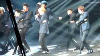 [HD]120826 SJ - sorry sorry (0:17 東海比YA又拋咪) @MOA Guangzhou