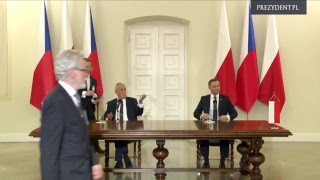 Spotkanie Prezydenta RP Andrzeja Dudy i Prezydenta Czech Milosa Zemana z mediami