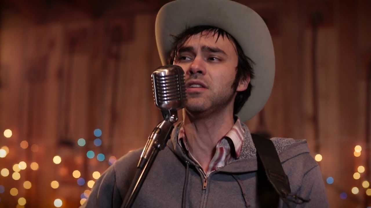 Shakey Graves - Tomorrow (Live In Lubbock) - YouTube