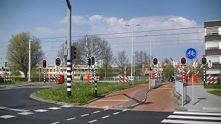 Spoorwegovergang Rotterdam // Dutch railroad crossing