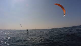 Long distance kitefoiling with friends 🥳👍