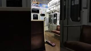 トンネル内を爆音走行する国鉄車両