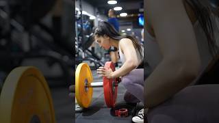 Back day💪🏻🔥. #backdayworkout #deadlift #deadliftday #gymgirls #powerliftersindia #fitnessblogger