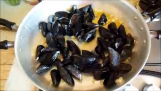 ІТАЛІЙСЬКА КУХНЯ-МІДІЇ ПО РИБАЦЬКИ,,,ДУЖЕ СМАЧНО !!!.Cozze alla marinara