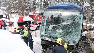 Schwerer Busunfall in Gosau