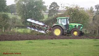 Ploughing in the WET with John Deere 6630.