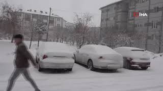 Bitlis'te kar yağışından dolayı 111 köy yolu ulaşıma kapandı