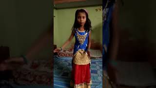 My cute sister Roji dance in Jis Desh Me Ganga Bahatehne Song