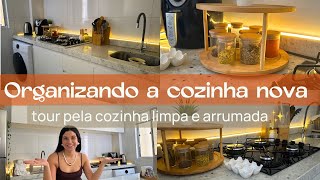 ORGANIZAÇÃO DAS COMPRAS nos armários da cozinha! Meu Organizador de temperos NOVO ✨✨Tudo brilhando!✨