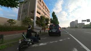 ウィンカーの遅いタクシー