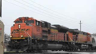 BNSF 9211 (ACe) Leads Sand Train, Buffalo, IA 5/3/22