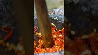 How to make food with hot chili របៀបបុកម្ទេស