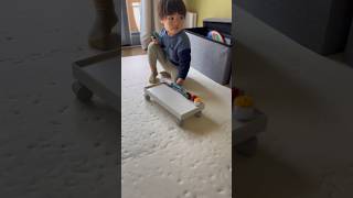 2歳の独特な遊びトミカ乗せてる#shorts #2歳 #cute