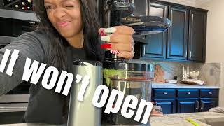 How to open Nama juicer when it’s stuck