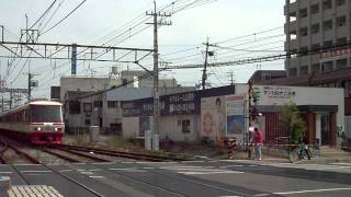 西鉄８０００形 特急 福岡（天神）行き 【（西鉄）二日市駅・到着】