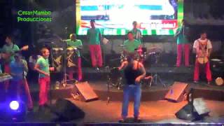 Manolin y Los Peloteros Jaraneros ♪♪ La Hamburguesa Negra ♪♪ En La Casa De La Salsa |★| 2013 |★|