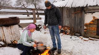 This Family Lives on a Mountain Peak Far From Civilization