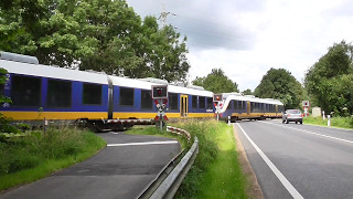 Bahnübergang Kleve/ Spoorwegovergang/ Passage a niveau/ Level Crossing