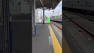 東上線30000系【到着】10030系【通過】       奥に10030系