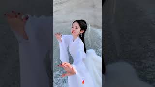 Chinese classical traditional women's street style dance