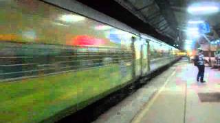 INDIAN RAILWAYS : 12289 Mumbai - Nagpur Duranto Express!!!