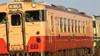 ［小湊鐵道］上総川間駅を発車するキハ40-1+キハ40-4