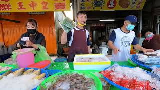 不留魚的千元鮮魚拼盤，直接清空賠本讓你搬回家 #興達港王中皇 #高雄興達港 #海鮮叫賣 #海鮮拍賣