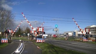 Spoorwegovergang Geldermalsen // Dutch railroad crossing