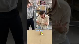 First colorblind person to solve a Rubik's Cube in under 10 seconds🤯‼️