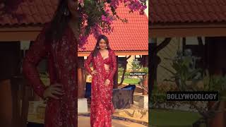 Arey baap re...Accha hua Neha Sharma apni blouse upar kheench liya| Talkto Bollywood | Honey Singh