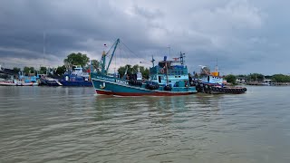 ท่าเรือประมง แม่น้ำปัตตานี เย็นวันหนึ่ง