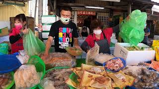 客人早上鱸魚金獅湖沒買到，下午一次全買光 高雄興達港觀光魚市海鮮拍賣興達港王中皇海鮮叫賣