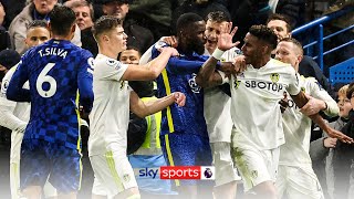 Chelsea and Leeds players brawl at full-time after late penalty 😳🍿