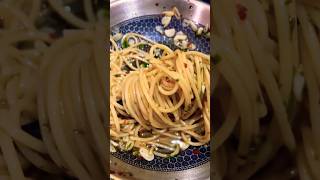 Pasta Aglio Olilo- Just Yum 🤤 #pasta  cooking #cookingshorts #delicious #shorts #youtubeshorts