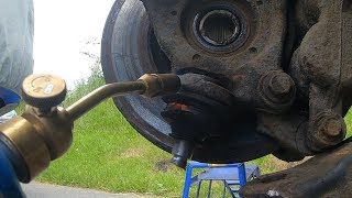 Ford Transit bottom ball joint replacement mk7